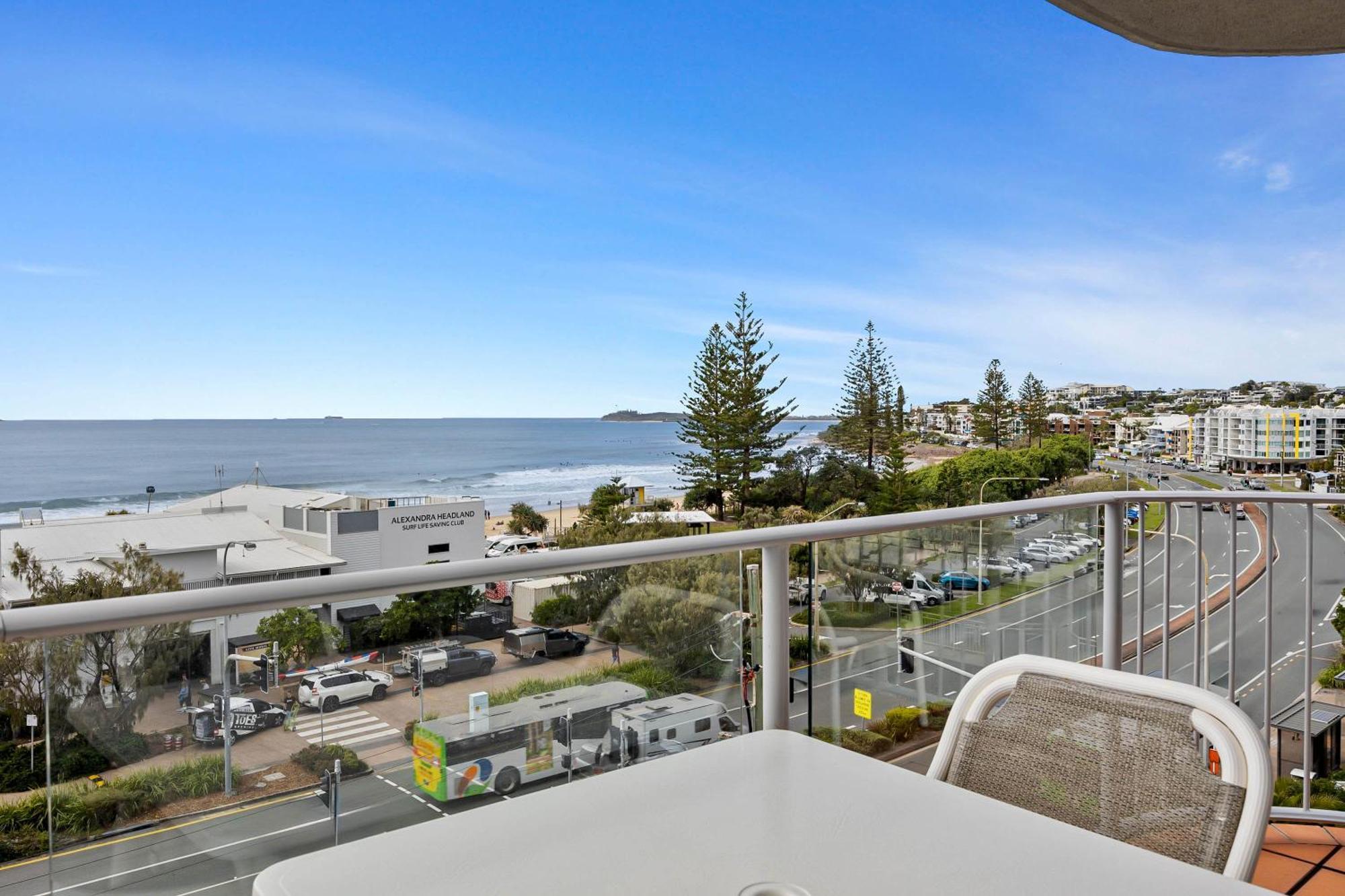 Mandolin Beachfront Resort Alexandra Headland Exterior photo