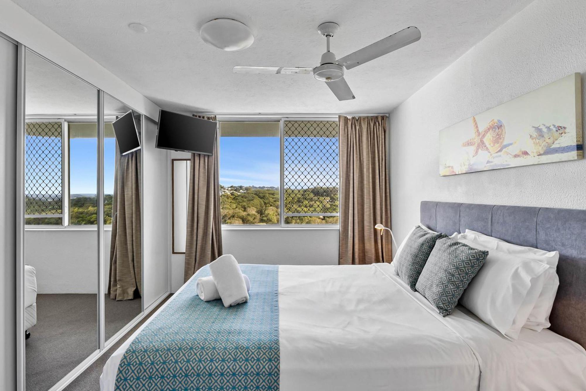 Mandolin Beachfront Resort Alexandra Headland Exterior photo