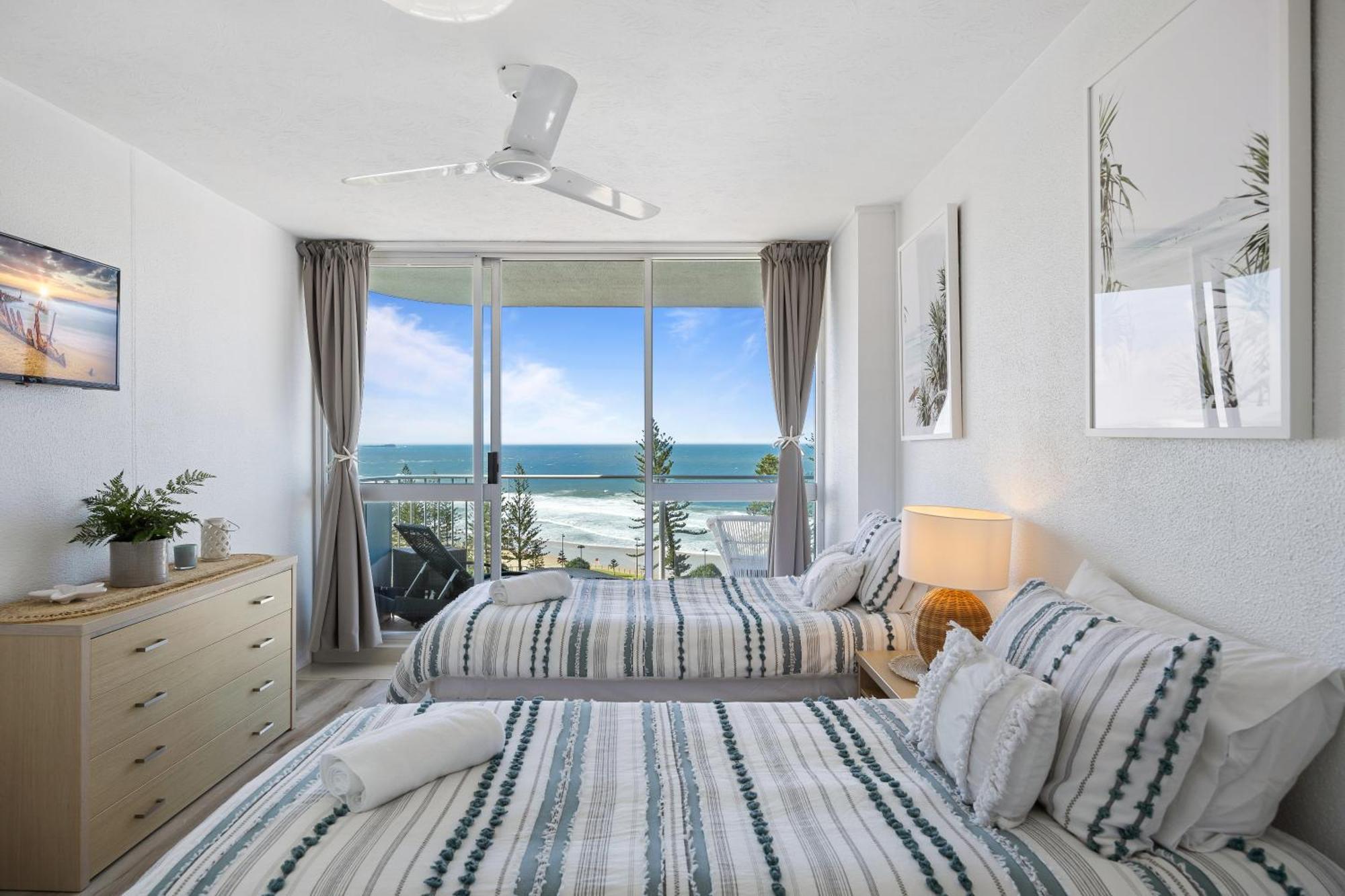 Mandolin Beachfront Resort Alexandra Headland Exterior photo