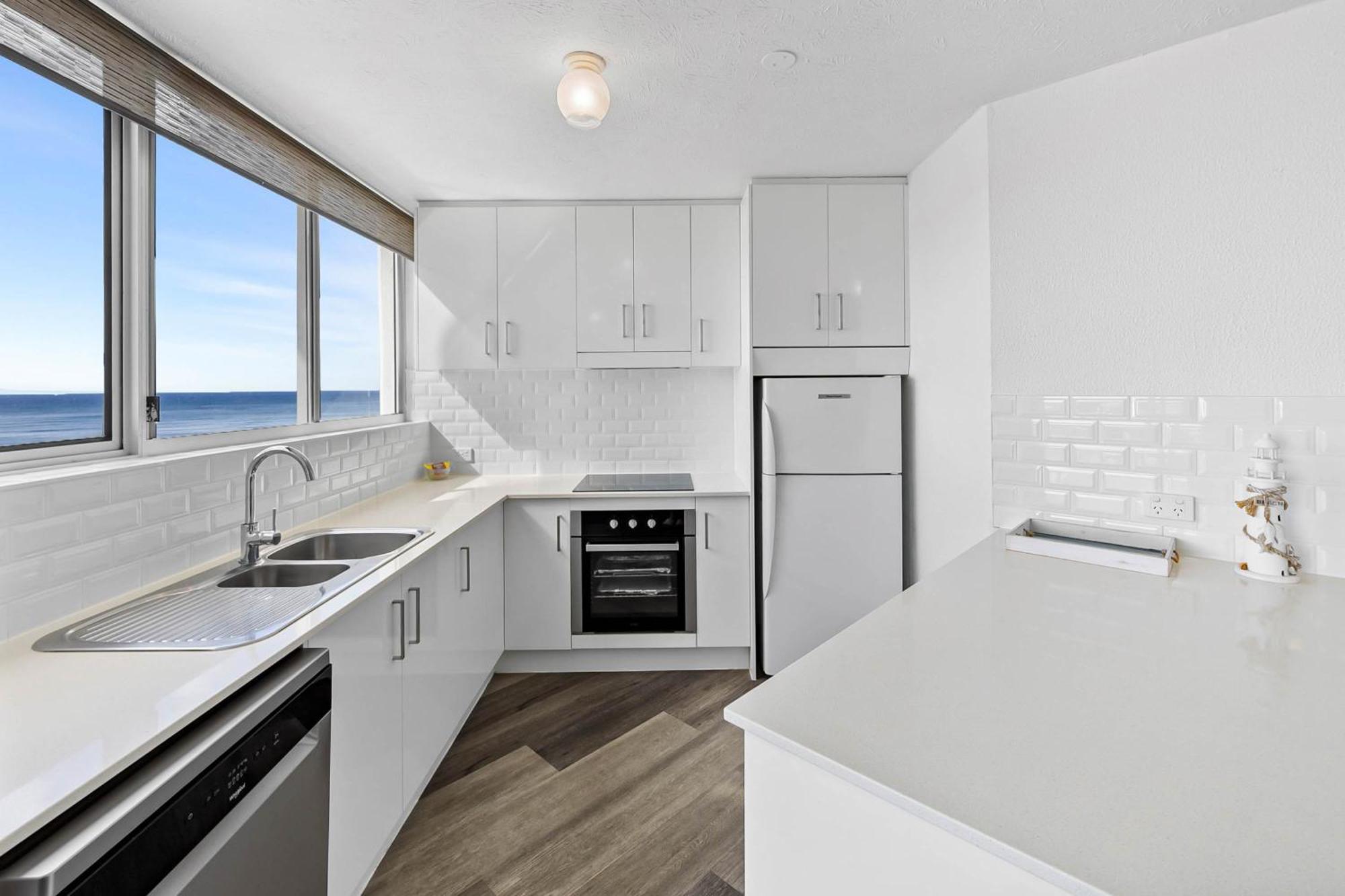 Mandolin Beachfront Resort Alexandra Headland Exterior photo